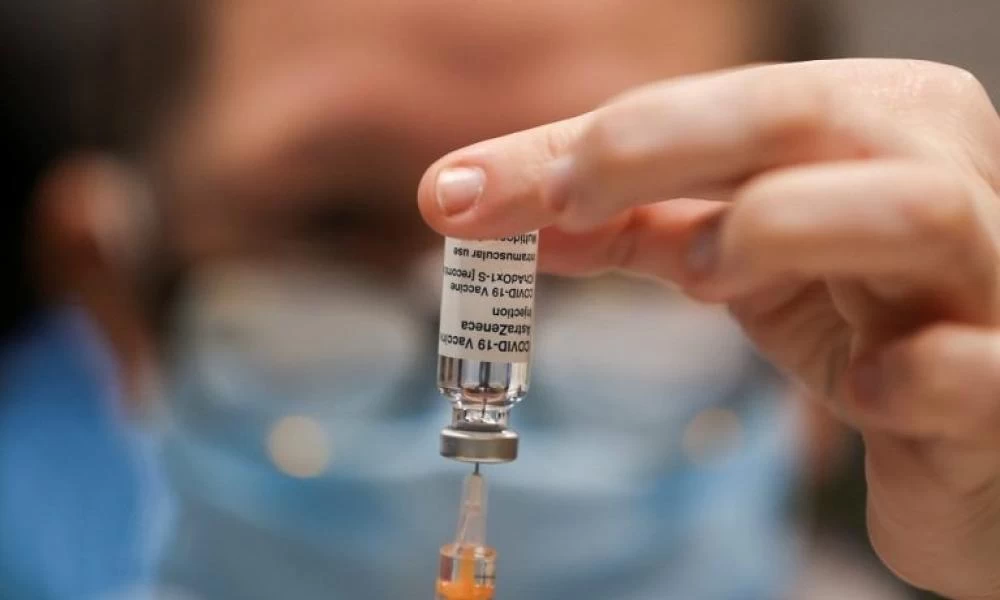 Έφτασαν οι πρώτες δόσεις του εμβολίου AstraZeneca στην Ελλάδα